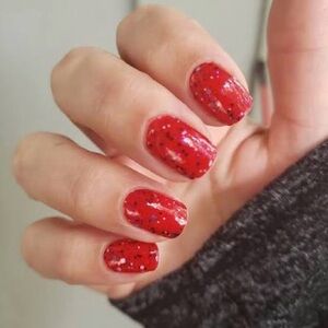 B2G1 CHERRY SIZZLE Color Street Nail Strips